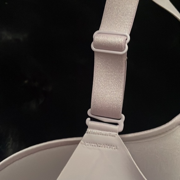 UNDERSTANCE Bra 💜 - Picture 4 of 7